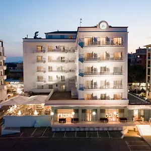 4* ホテル Continental